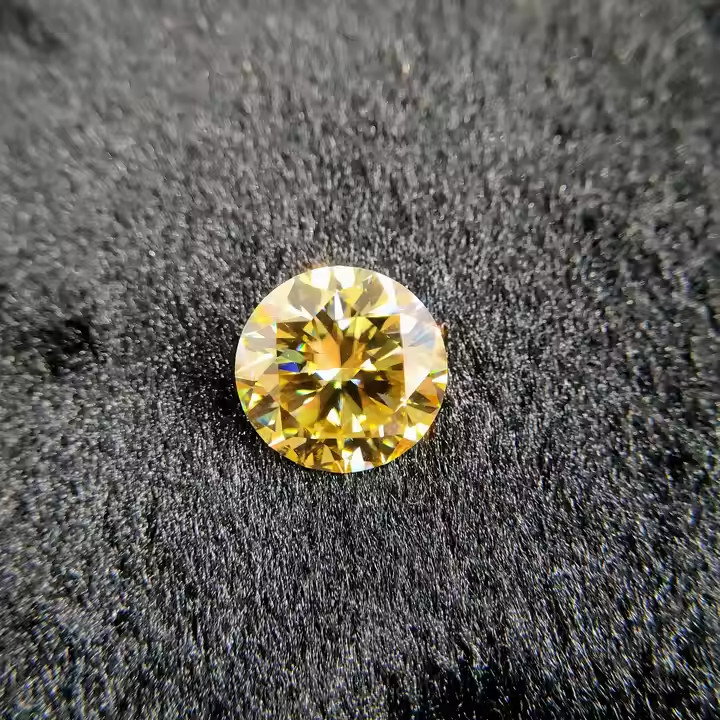 Elegant 1 Carat Natural Yellow Diamond – VVS1 | Round | D Color Certified Z18