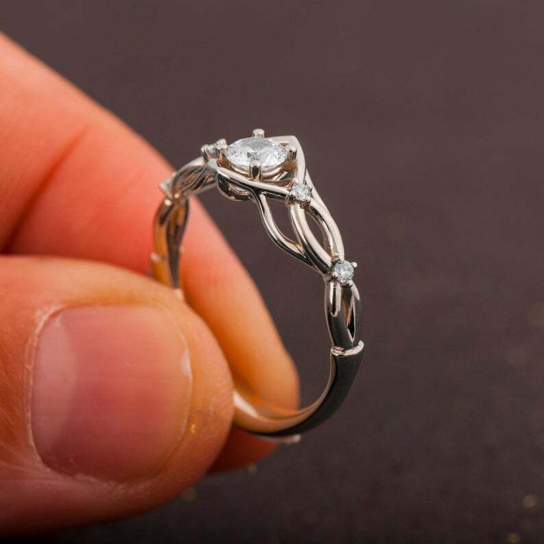 Split Open Band Solitaire Accent Ring 1ct Round Cut Moissanite White Gold Plated