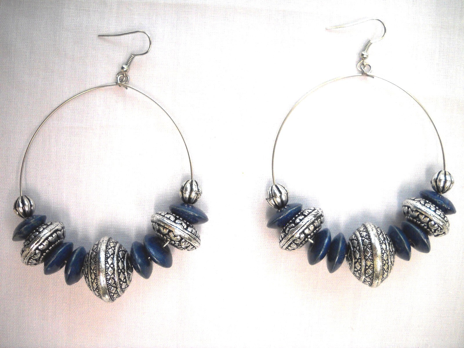 RICH BLUE WOOD & ANTIQUED ALLOY BEADED BOHEMIAN HOOP STYLE PAIR OF EARRINGS