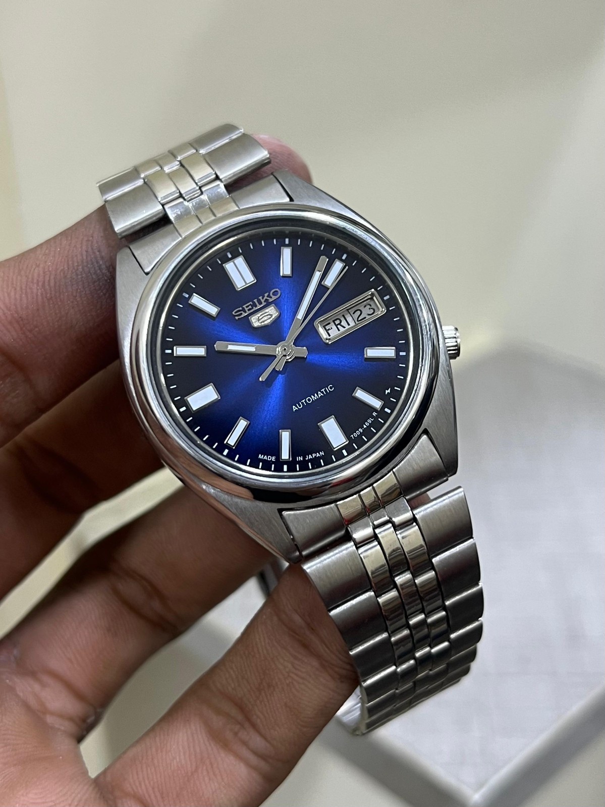 Seiko 5 Automatic Blue And Black Dail Mens Watch japan made 7009