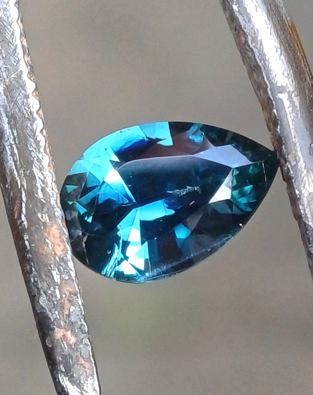0.90ct Kenyan Blue Sapphire(unheated!)