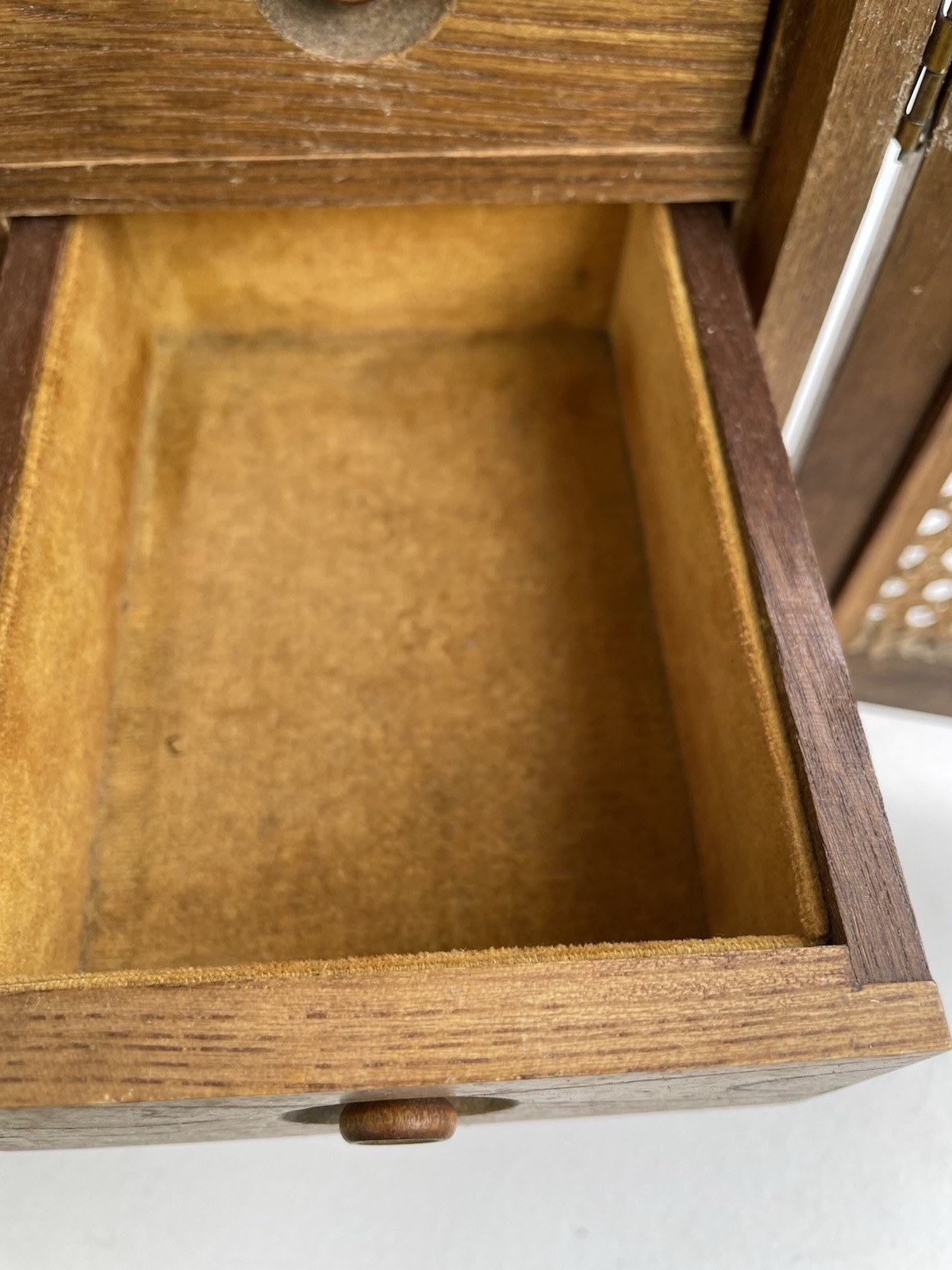 vintage wooden jewelry box
