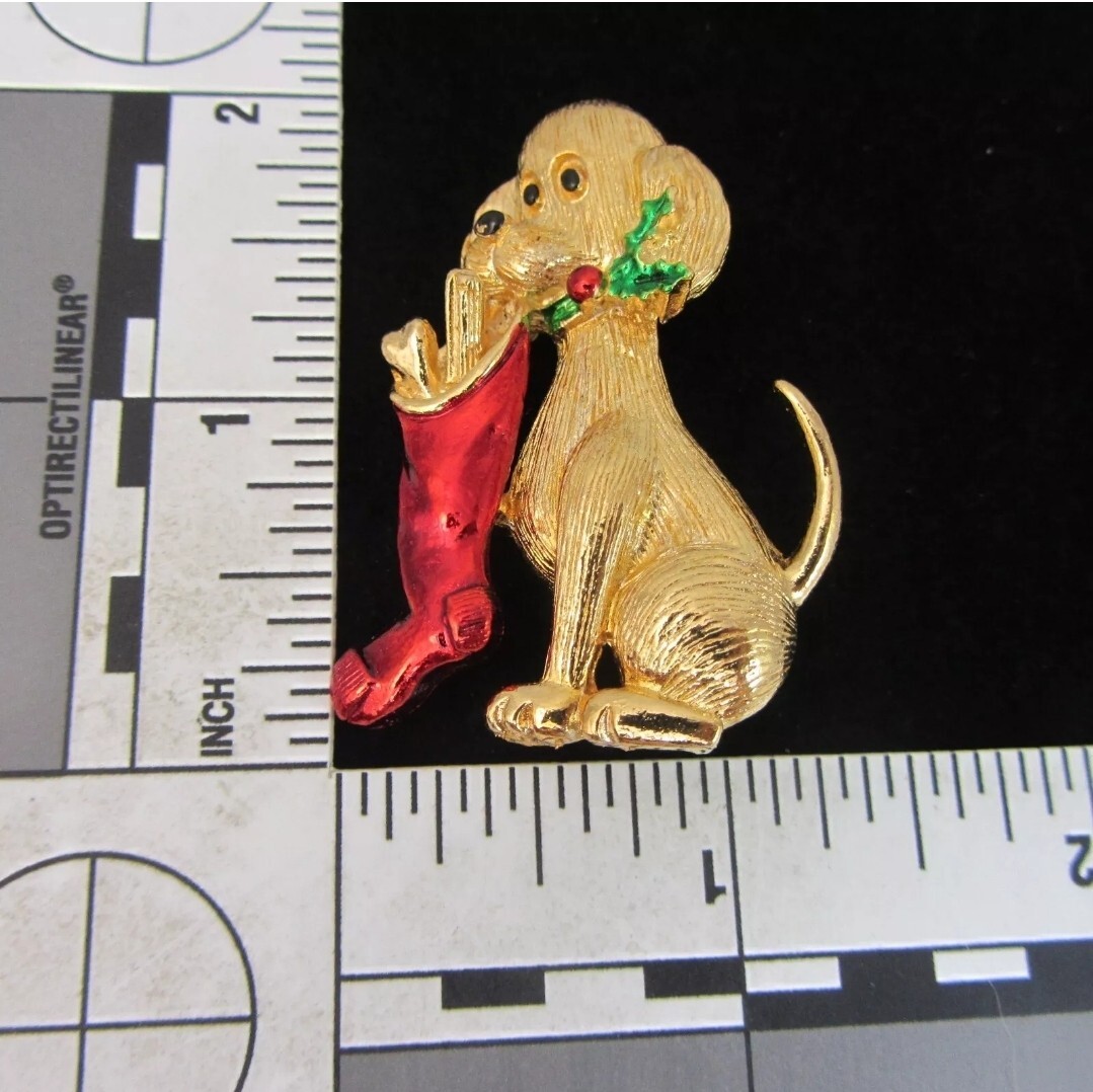 NEW Vtg Gerry’s Christmas Puppy Hound Dog Stocking Gold Tone Textured Pin Brooch