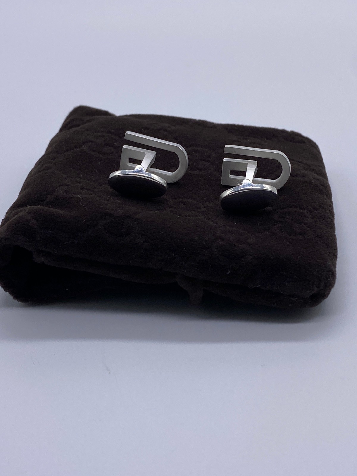 Gucci Cufflinks “G” Logo Sterling Silver 925 IN ORIGINAL BOX 8.6g, 1.7cm x 1.0cm