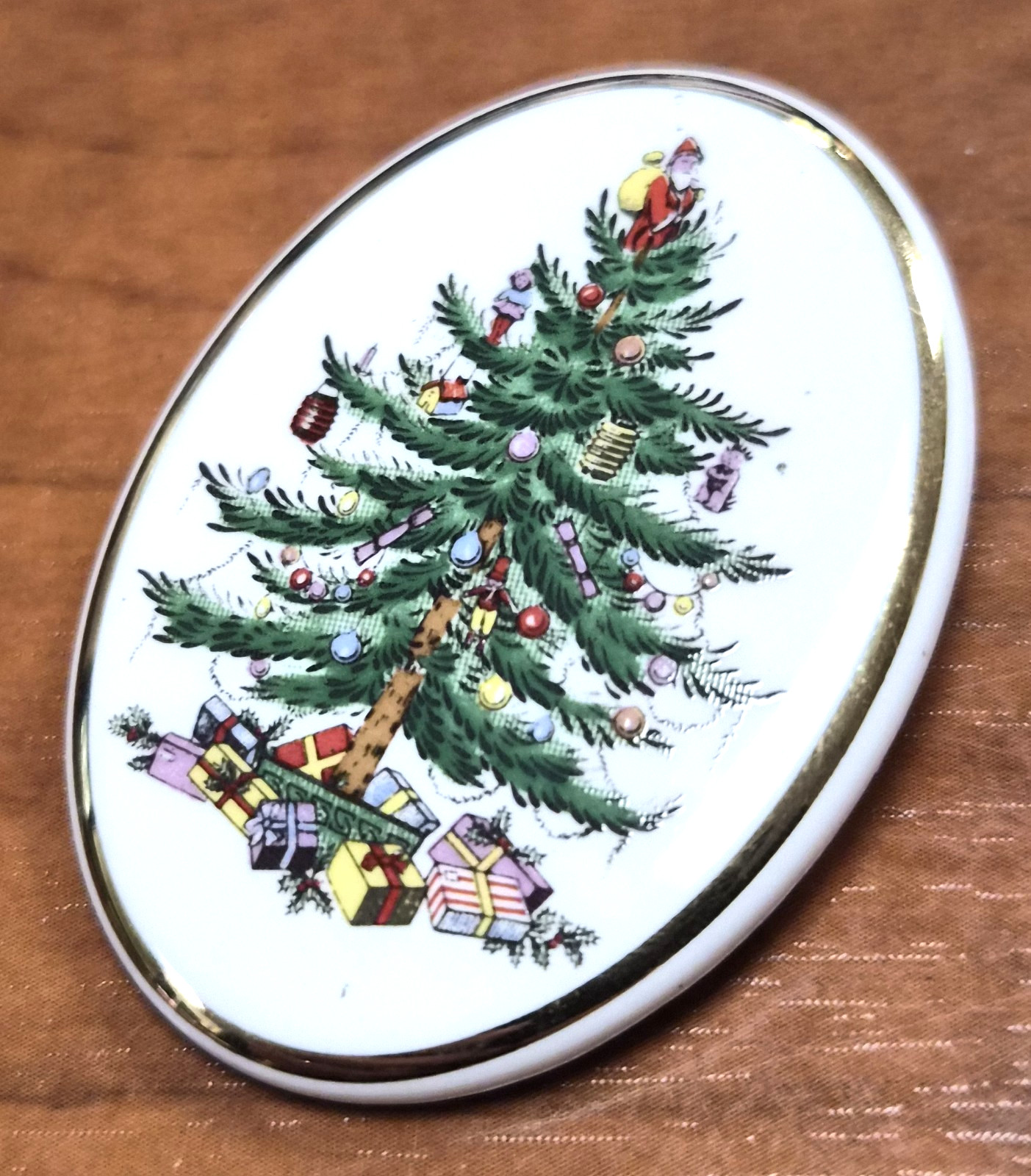 Vintage 90’s Signed Spode Christmas Tree Oval Porcelain Pin / Brooch