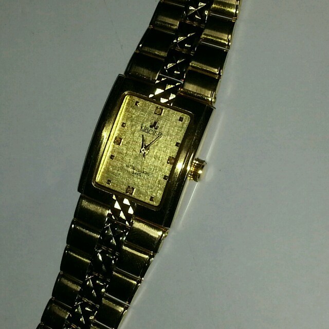 brand Elgin Cloise With 4 diamonds