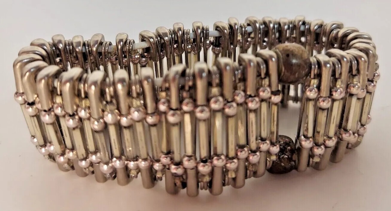 Metal/Beaded Bracelets 7 Pieces Assorted 1.5 in Wide Approx Jewelery
