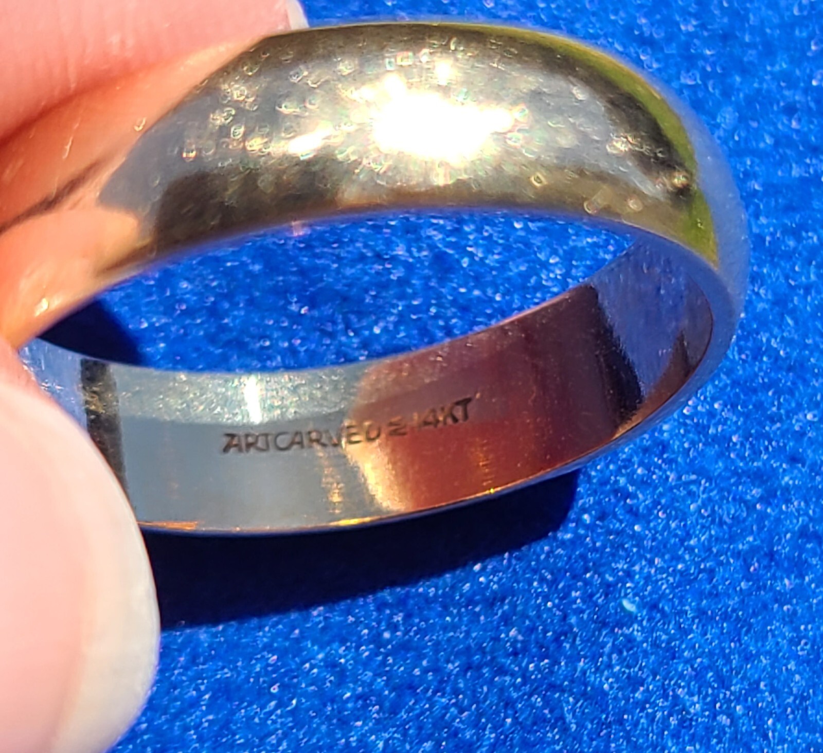14k Yellow Gold Artcarved Brand Ring Size 7 with a 5mm Width