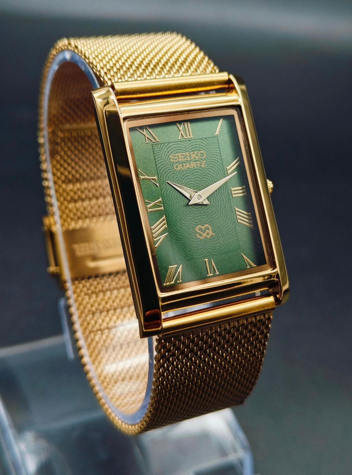 Vintage Rare Seiko Slim Quartz Men’s Wrist Watch With Free DDP Shipping