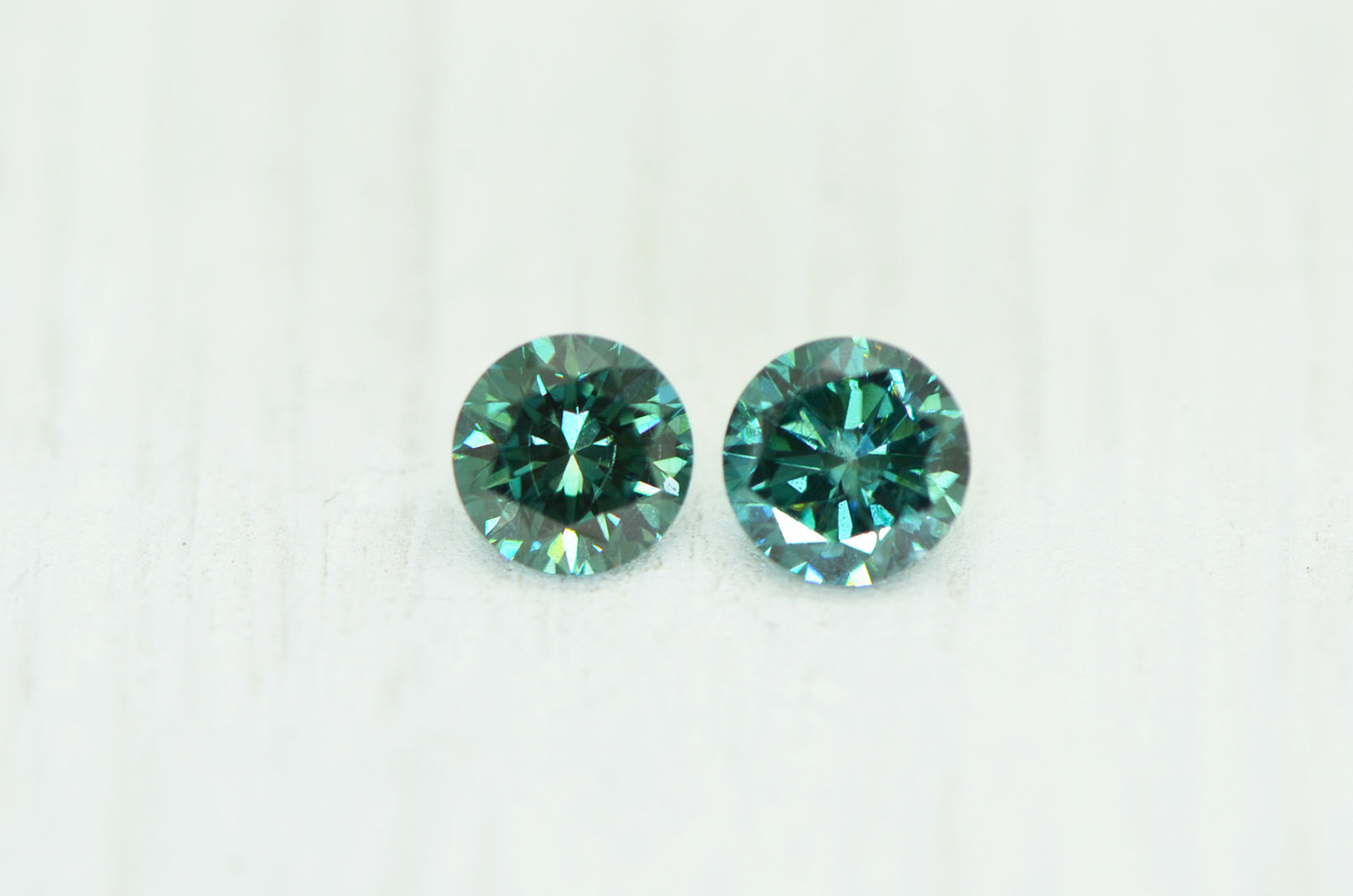 Diamond Pair Round Shape Fancy Green Color 4.40 MM Real Loose VS2/SI1 0.72 TCW