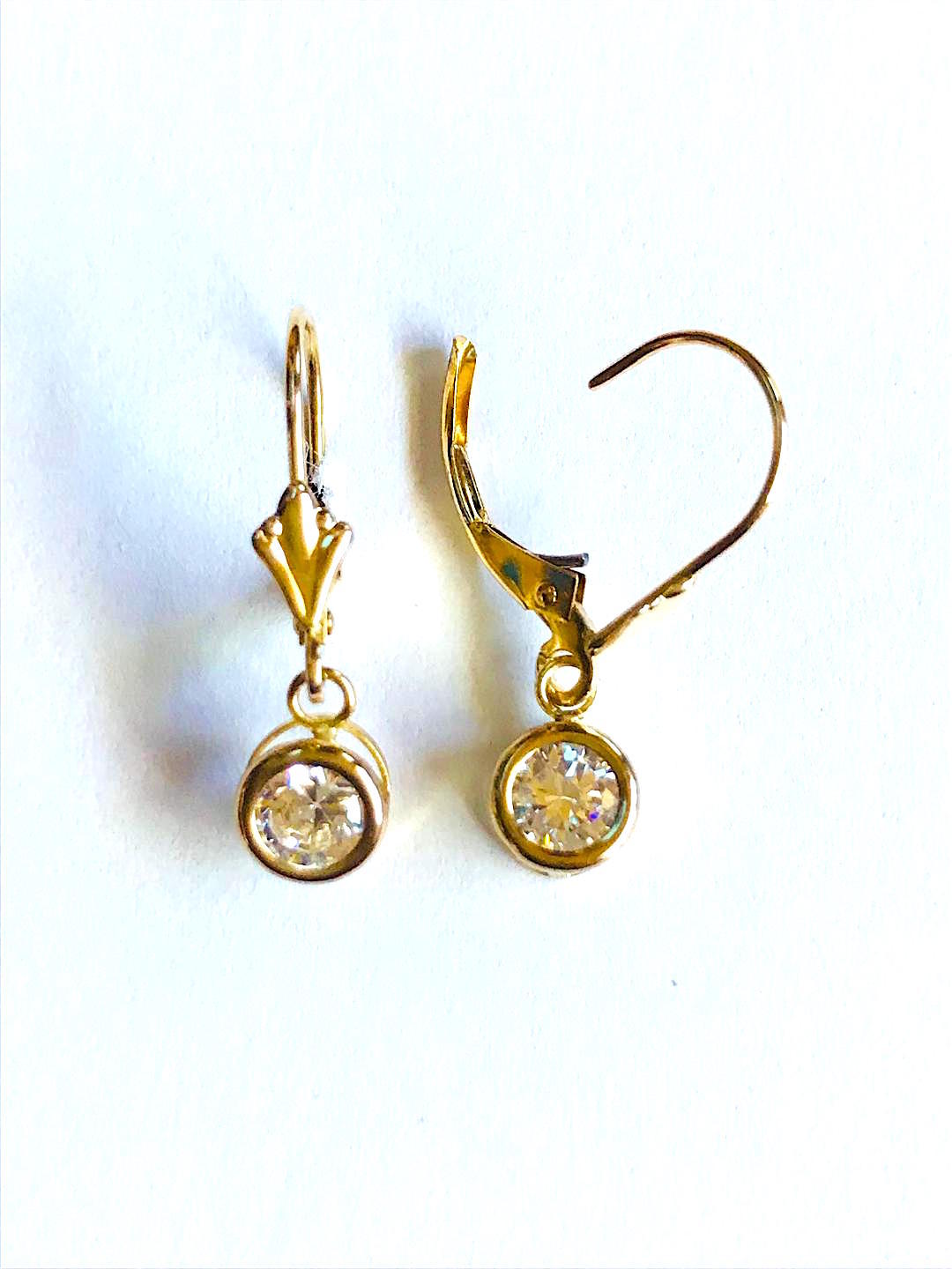 14K Solid Yellow Gold Lever Back Dangle Earring Width: 5 mm L: 23 mm ECZ105-5