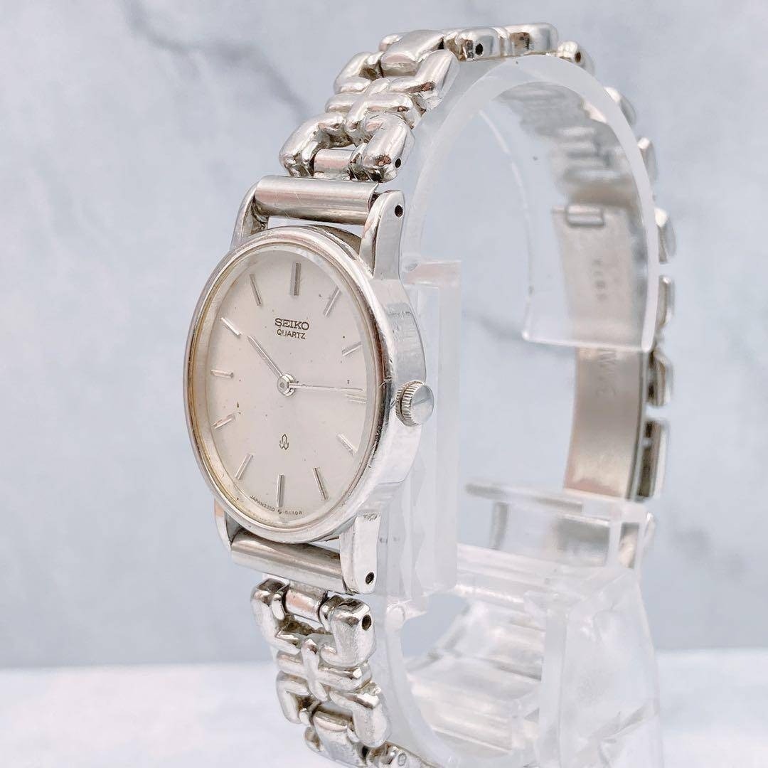Working item SEIKO ladies’ wristwatch oval shape silver chain belt