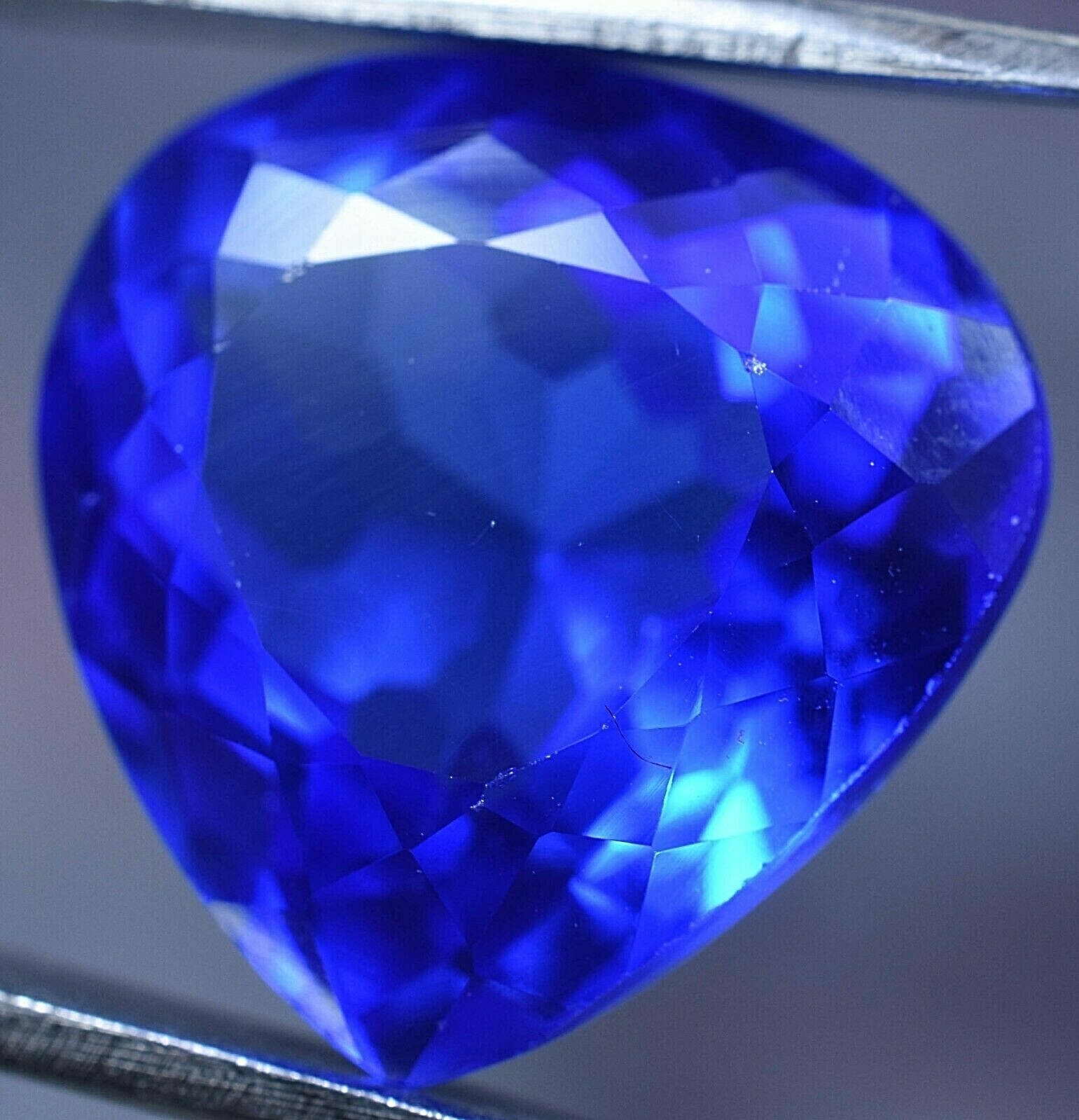 Rare 11.70 Ct Natural Lustrous Blue Tanzanite GGL Certified Treated Gemstone