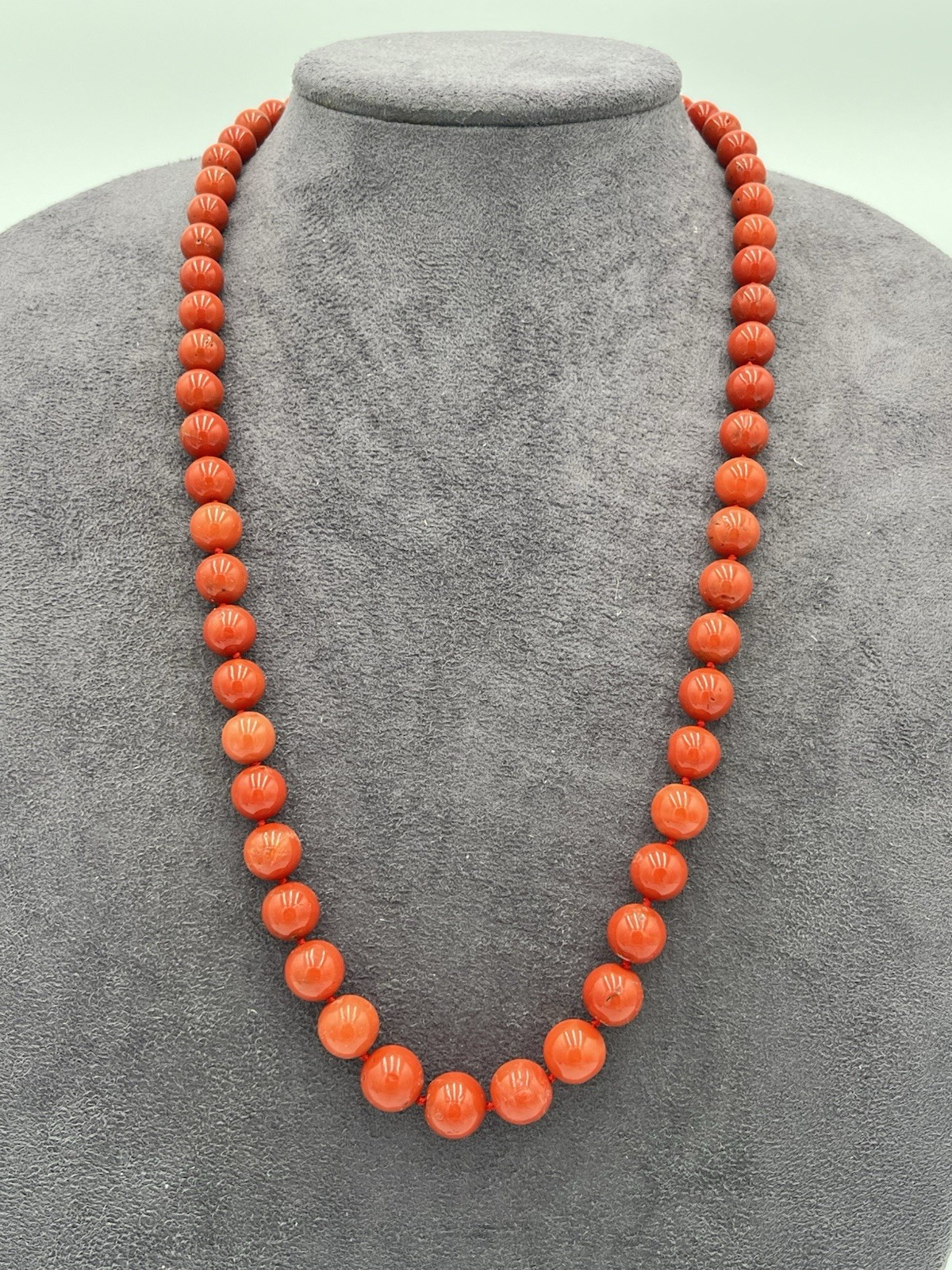 Natural Mediterranean Red Coral Necklace 63cm Balls 7-11mm 18kt Gold Knot