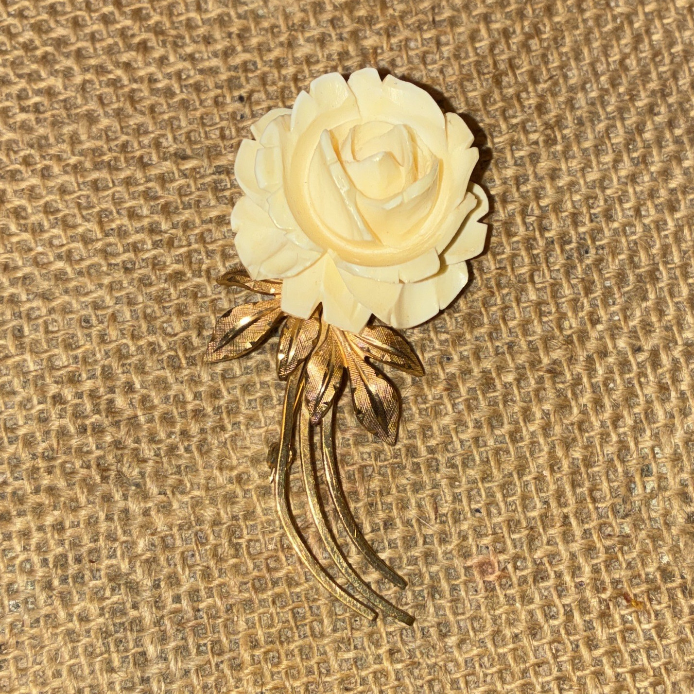 Ivory Rose Flower Brooch Pin Gold-Tone Stem & Leaves Plastic Metal No Stone
