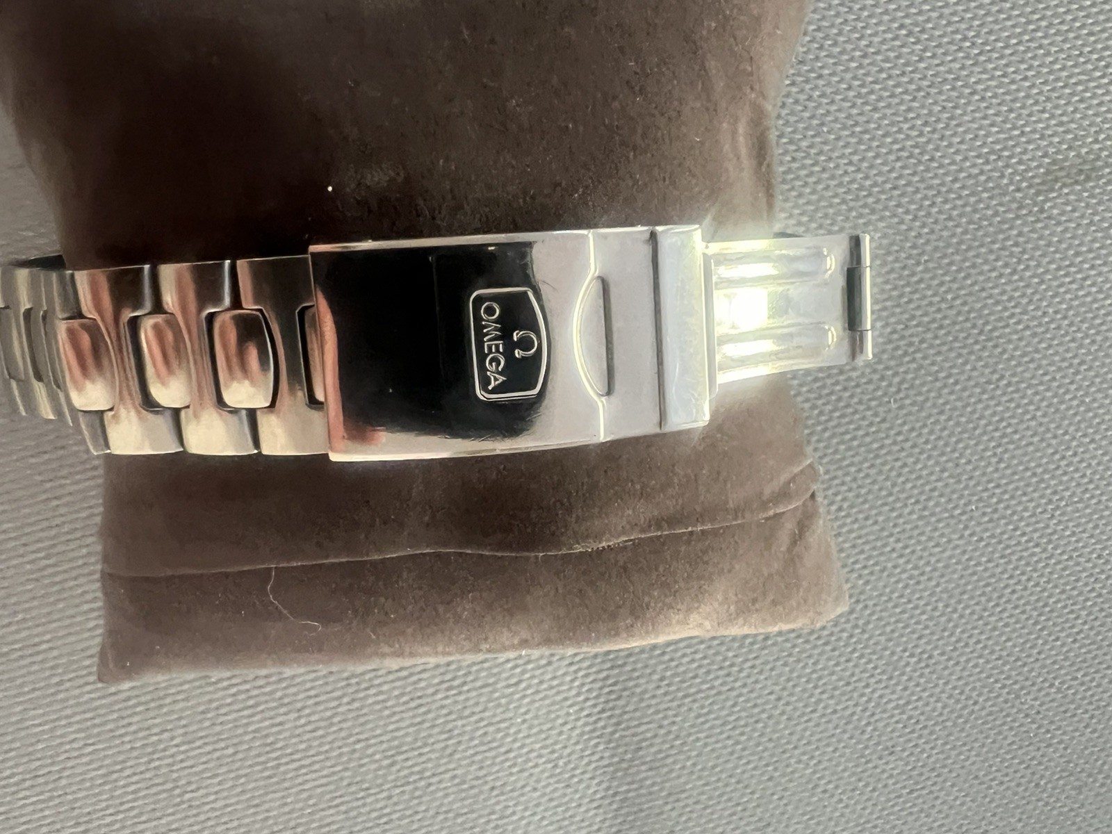 Men’s Date Omega Seamaster Professional 200m Watch Battery Operated.