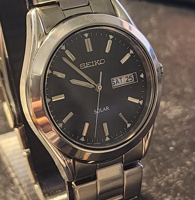 Seiko Essentials Men’s Black Watch – V158-OABO (SAPPHIRE CRYSTAL)