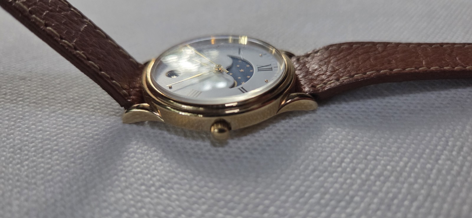 Vtg Timex Moon Phase Date Watch Unisex Gold Tone New Tan Leather Band Men’s