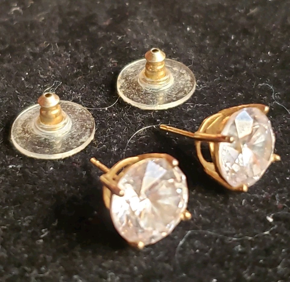 Stunning Pair Of Desi Suarti Sterling Silver CZ Stud Earrings!!