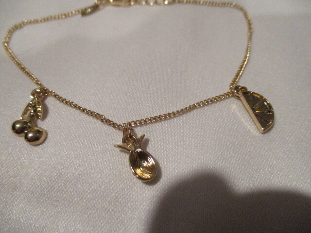 AVON Summertime Fun 2 Piece Anklet Set Goldtone “Fruits” 10″ Beaded w/3 Fruits
