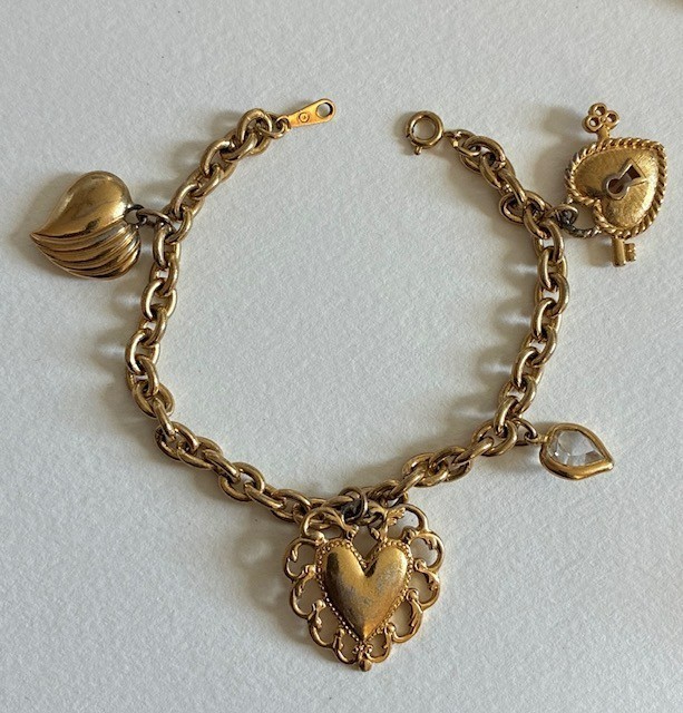 359–Vintage Gold-Plated Charm Bracelet Heart Design 7 1/2″
