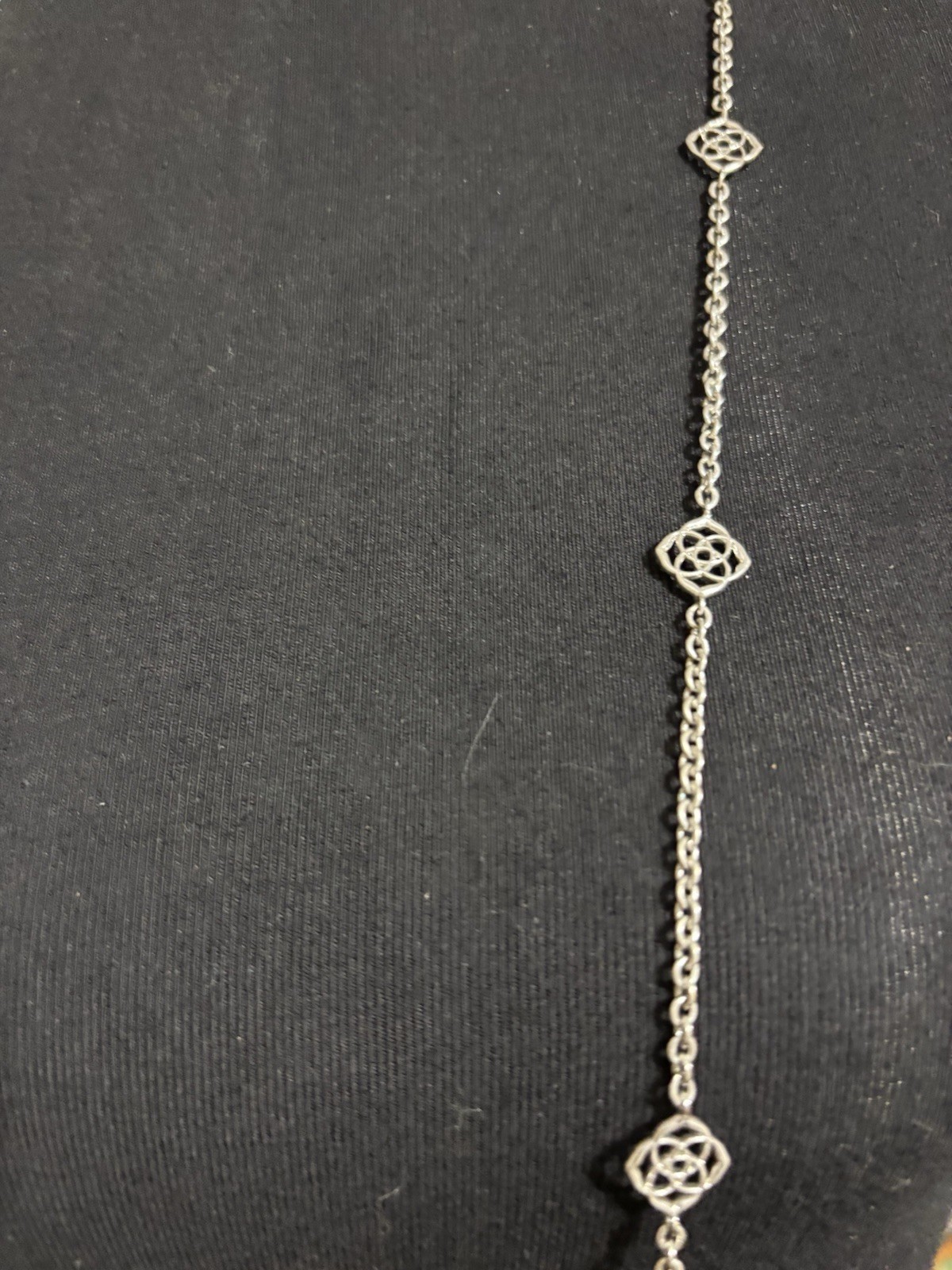 Kendra Scott Necklace 20” Beautiful Great Condition Silver Tone Alone Or Layer