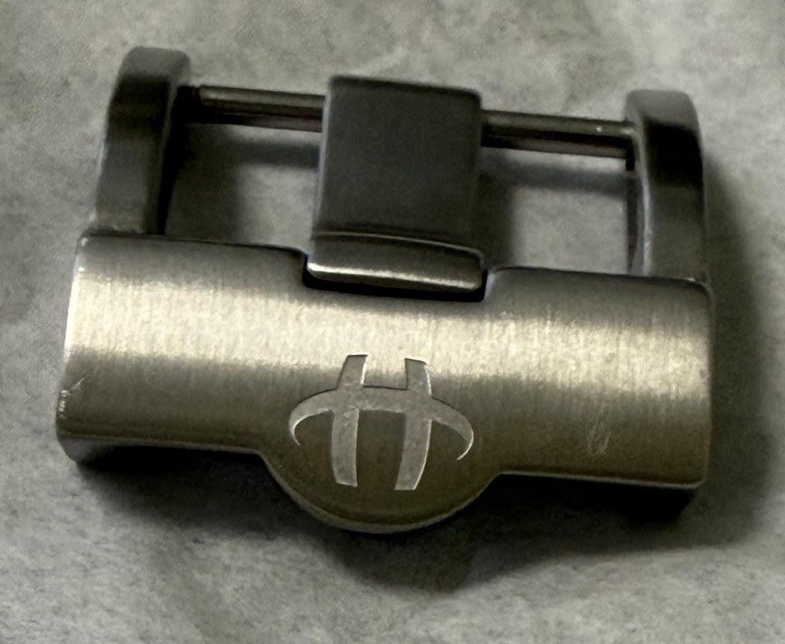 Helberg / H2O, HANDMADE BRUSHED CNC DIVER TONGUE , Stainless Steel , 22mm
