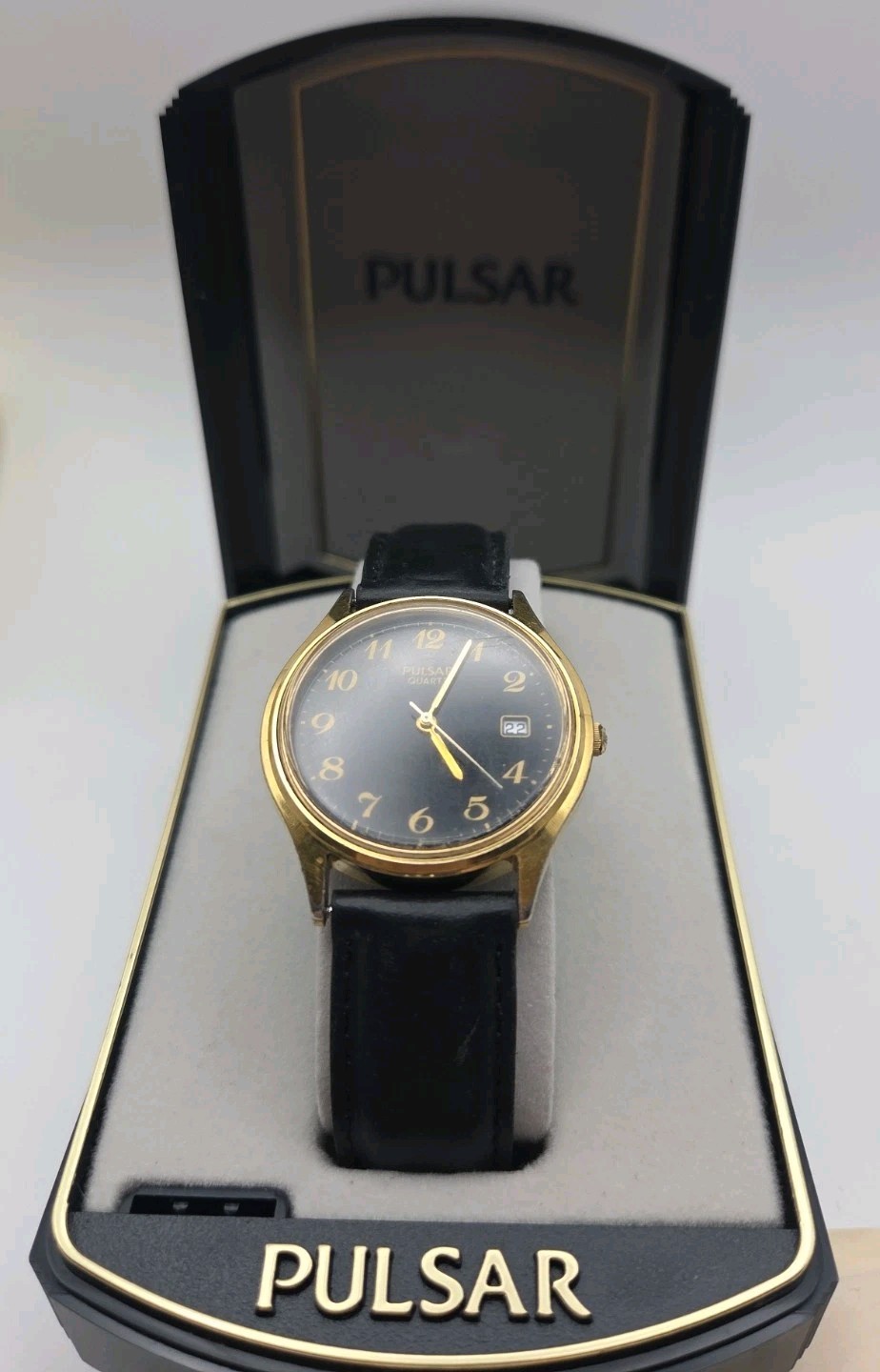 Pulsar V537-7A20 A1 34mm Gold Tone Case 270085 Black Dial Japan Quartz Watch Box