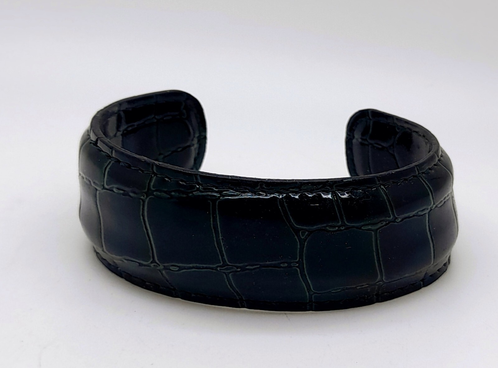 B001 Western Tribal Faux Snakeskin dk green 1.15 ‘Wide Cuff bangle Bracelet
