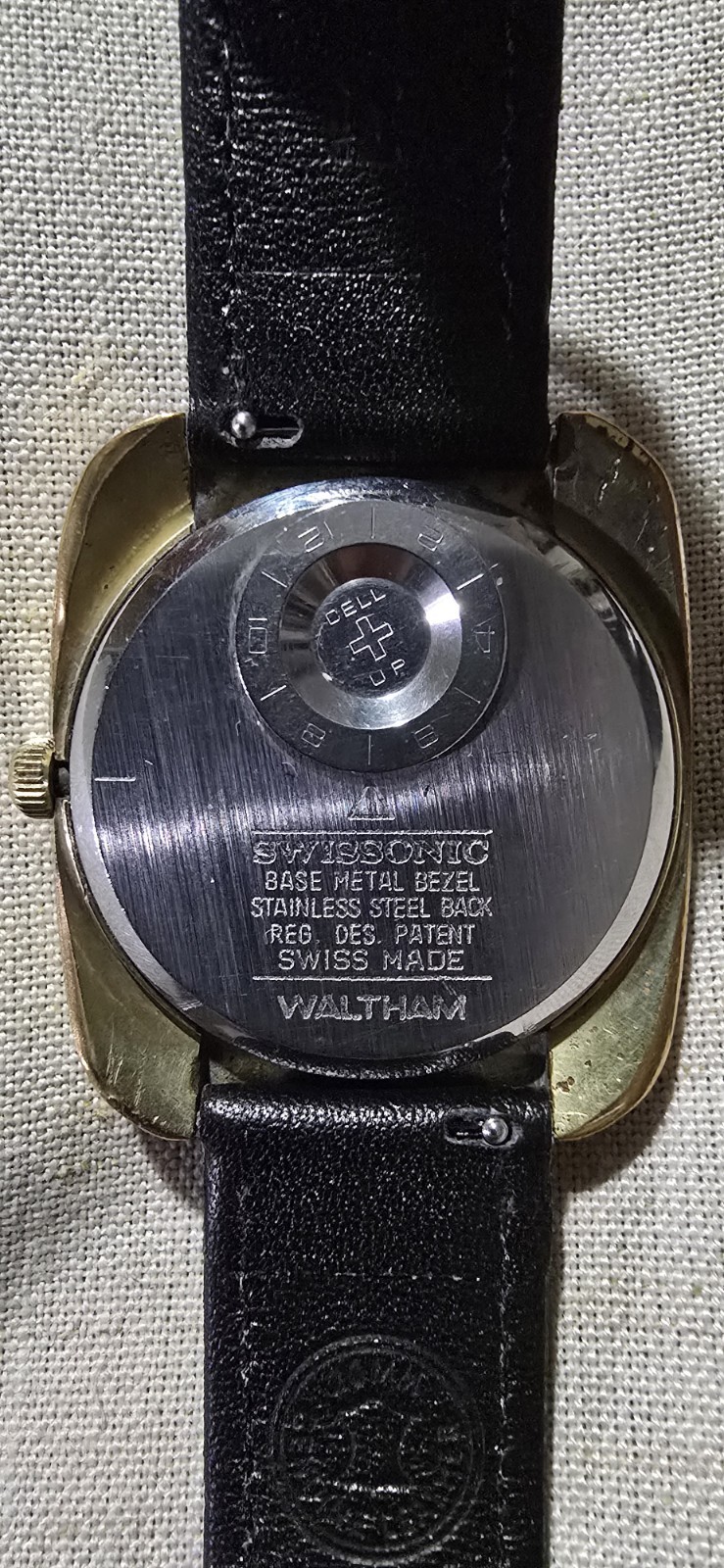 Vintage Waltham Electrodyne Swissonic Date Men’s Watch Gold Tone Runs!