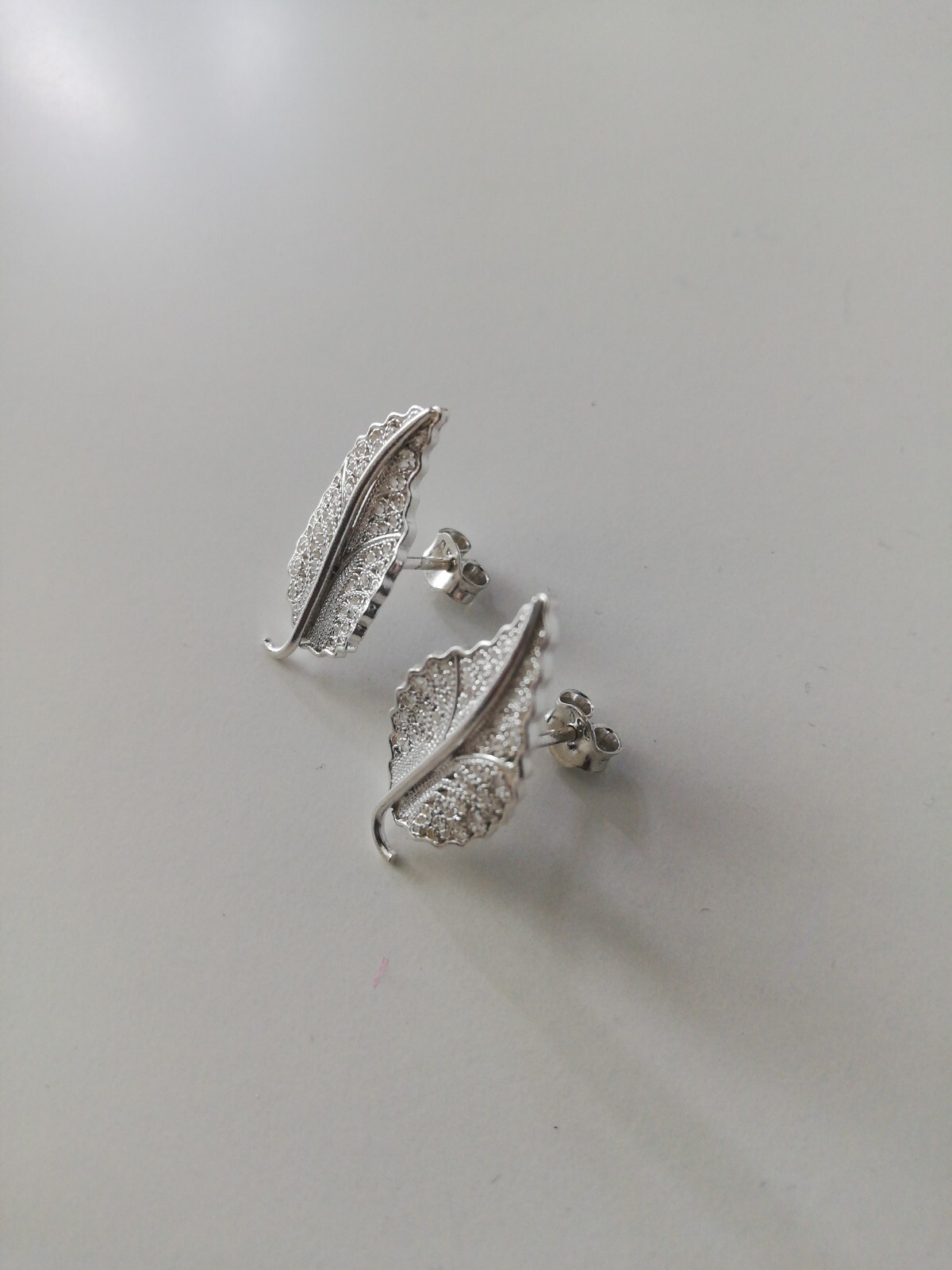 Jara Women’s .970 Solid Silver Filigree Leaf Earrings New.