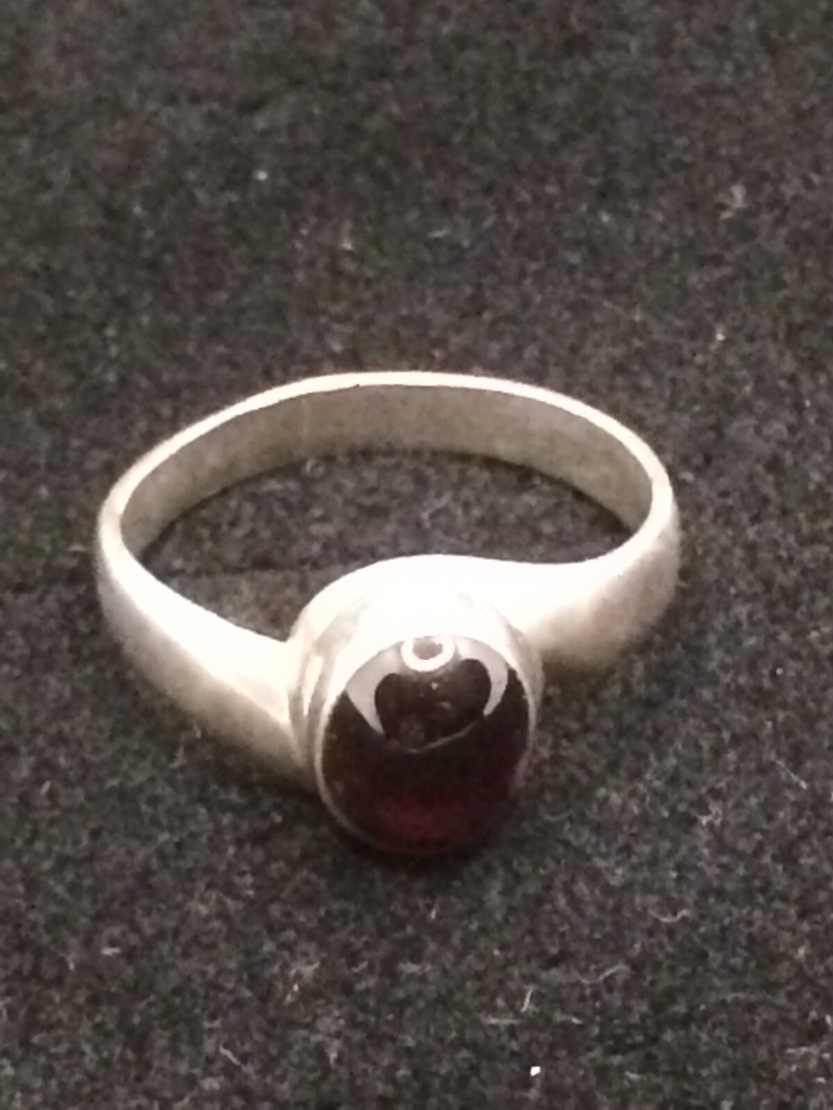 cute silver ring with garnet 925 silver hallmarked 19mm size 60 3.7g