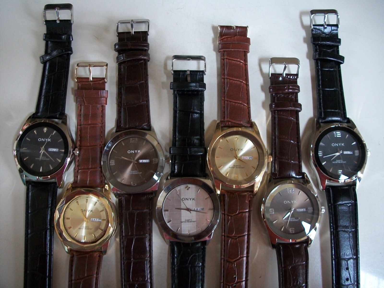 Men’s Gold Or Silver Black Or Brown Leather Band Day & Date Fashion Casual Watch