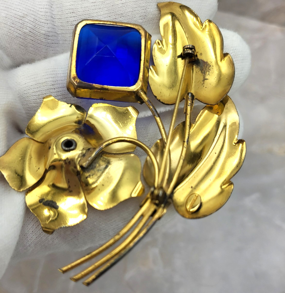 VTG Large Floral Brooch Sterling Silver w/ Gold Tone Finish Blue Glass Stone