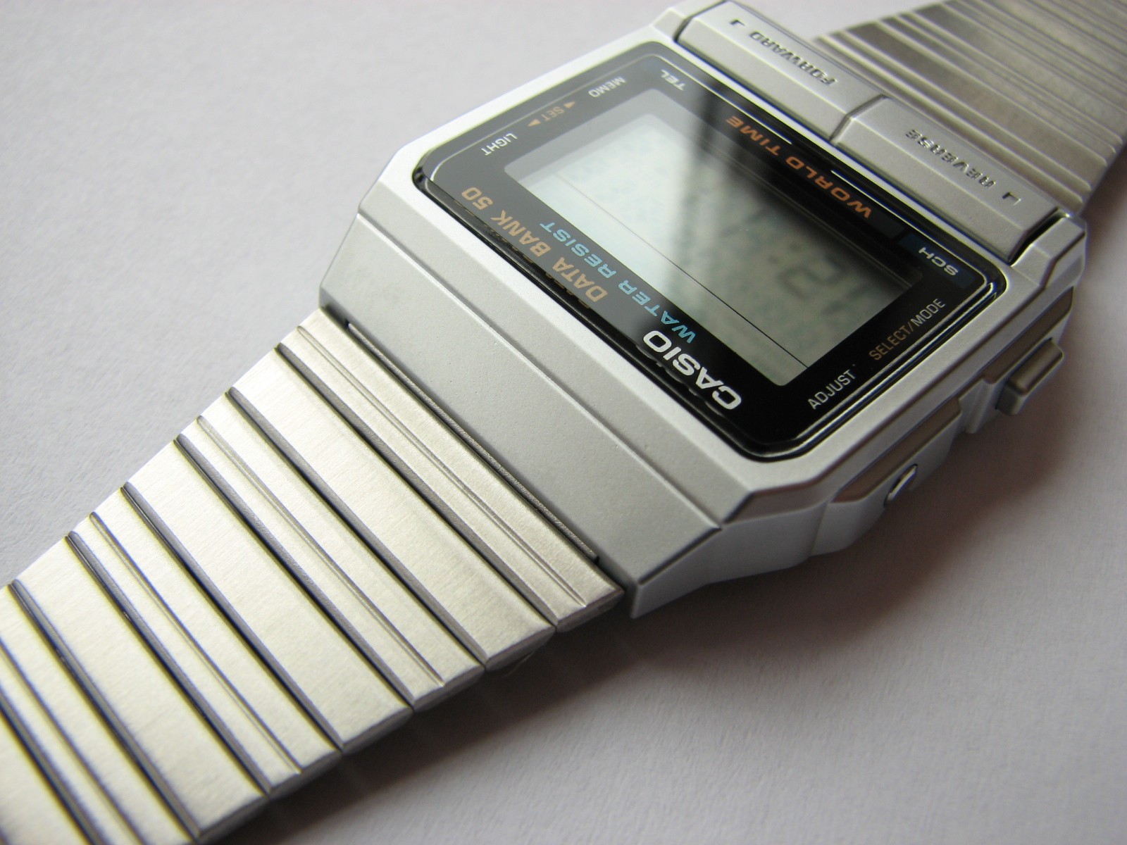 BIN! NEW NOS Second edition Casio DB-520 Front Button World-Time Data-Bank watch