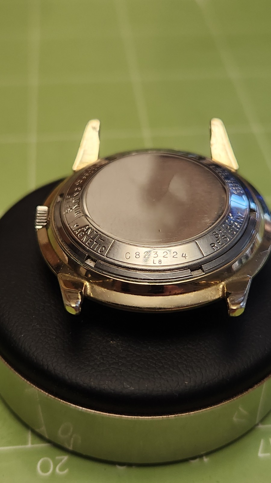 Bulova 23 Jewels Self-Winding Automatic Vintage 1960s White Dial 10kgf Bracelet.