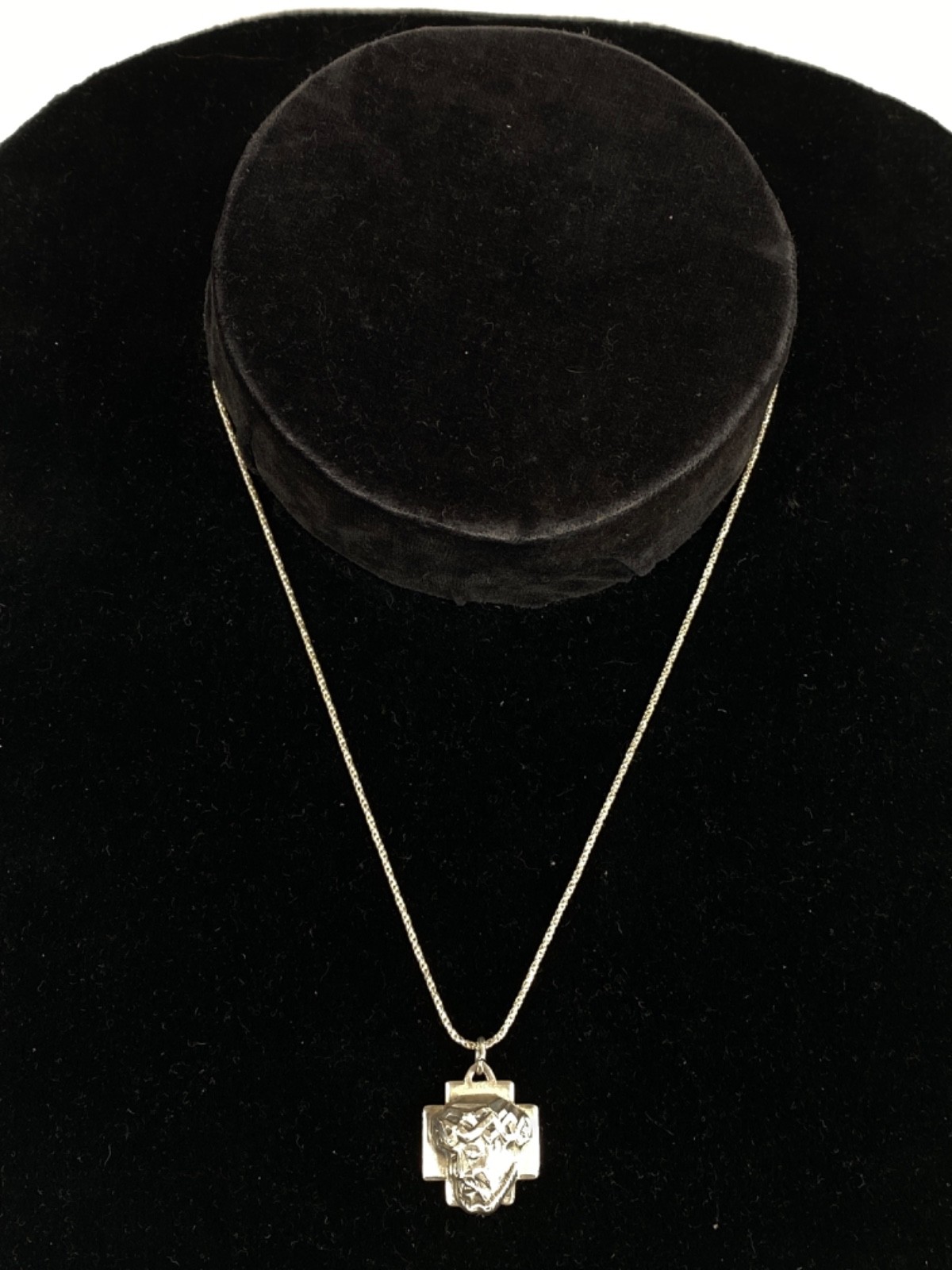 Sterling Silver THEDA Jesus Christ Crown Of Thorns Pendant Necklace 10.4g / 18g