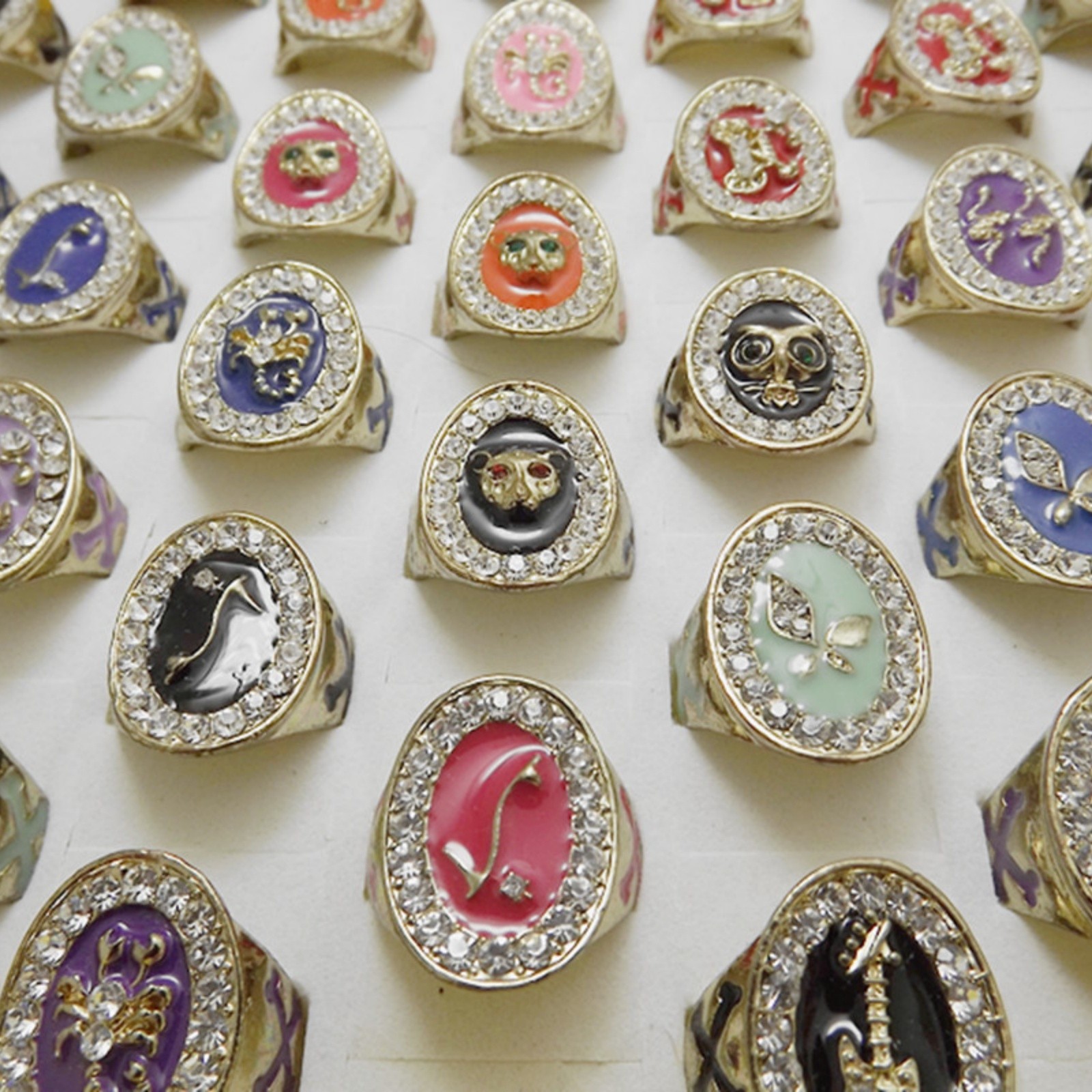 28 Pcs Vintage Enamel Signet Rings Oval Zircon Mixed Design Alloy Jewelry Set