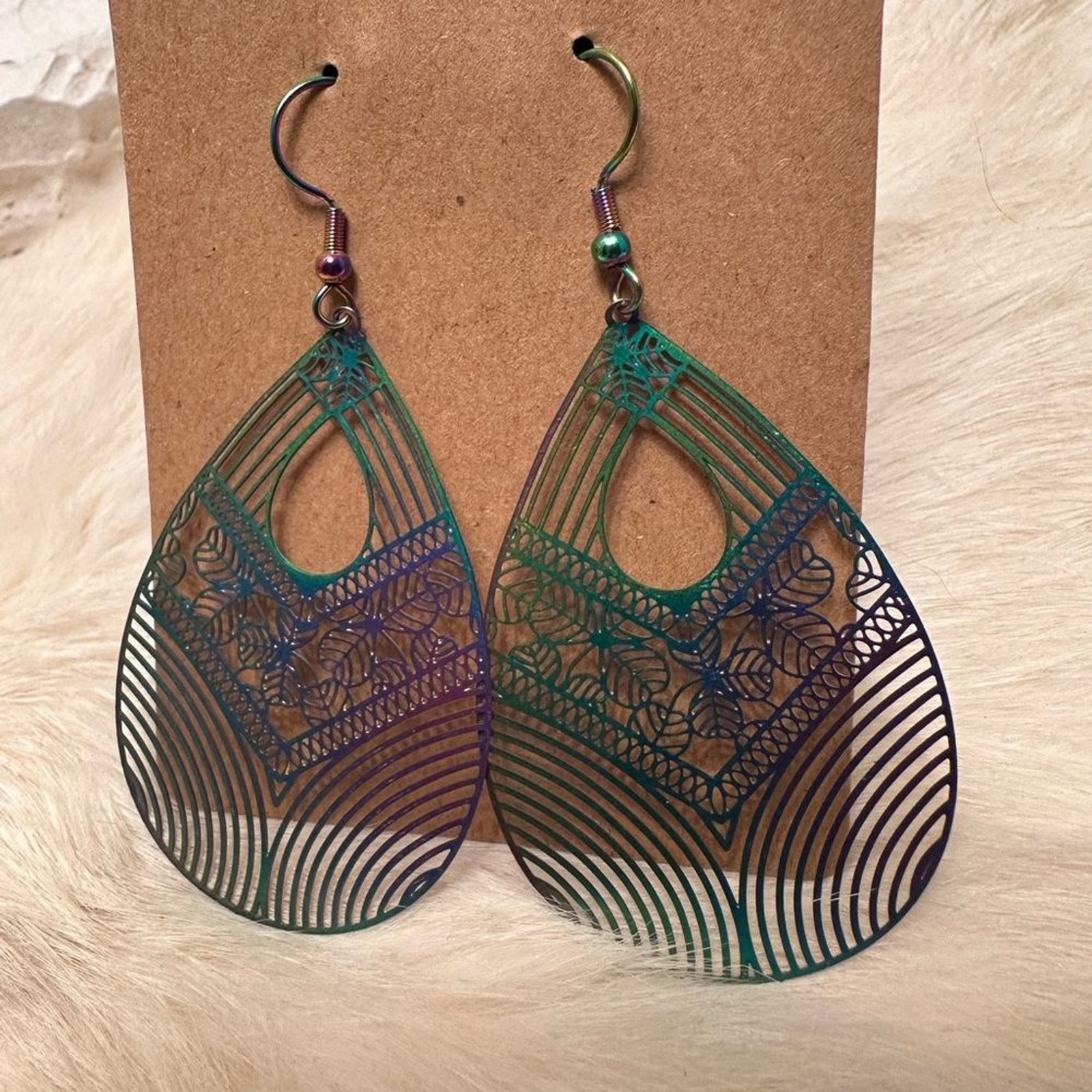 Chic Gradient Teardrop Earrings