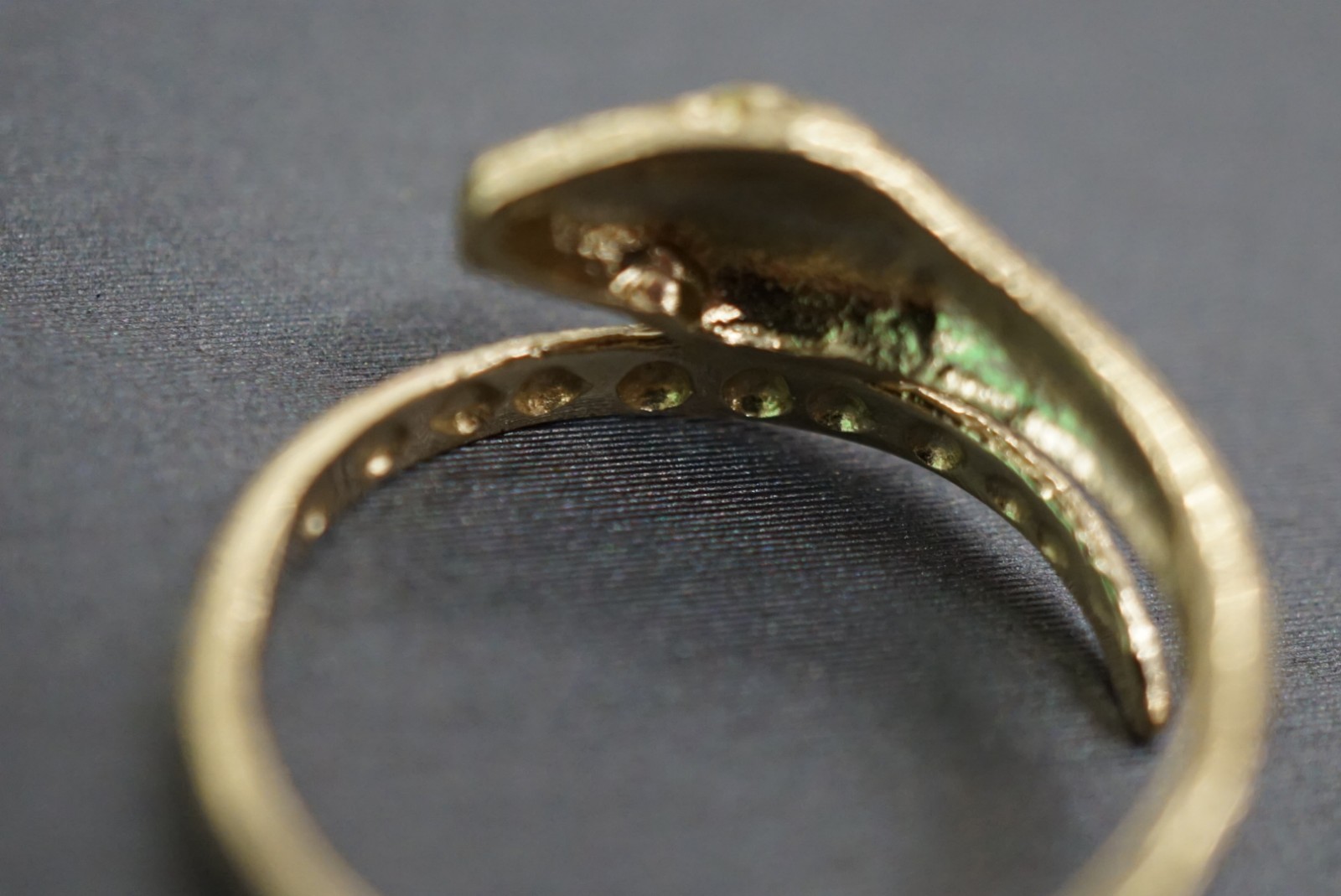 Real 14K Solid Yellow Gold Diamond Cut Snake Band Ring. Size 7