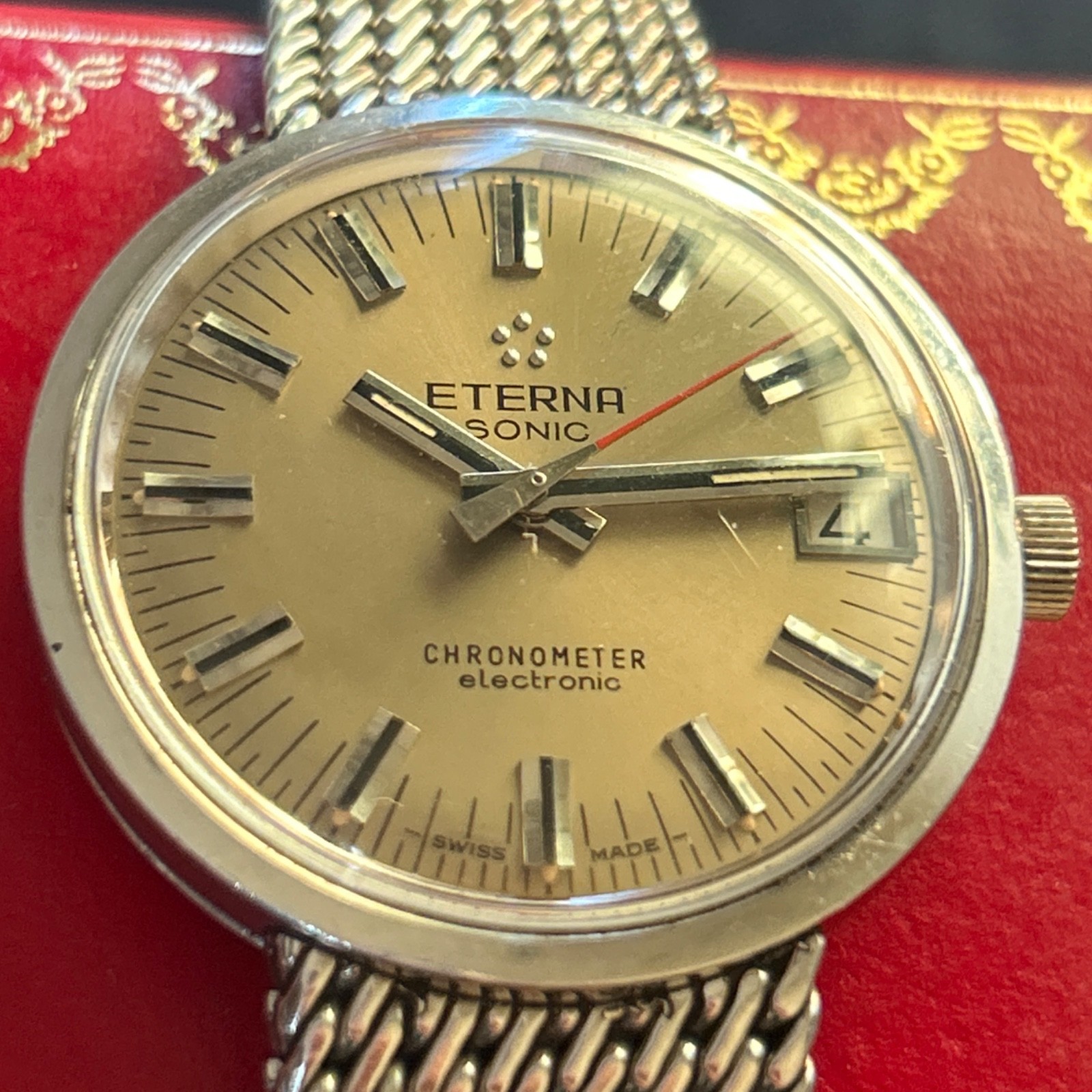 Mint Eterna-Sonic “Chronometer Electronic (ESA 9162 tuning fork movement)