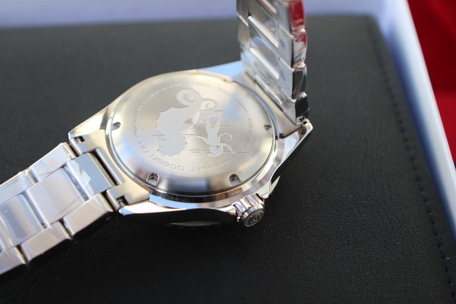 Steinhart Ocean One Premium 42mm. Boxes, Papers, Tags , A1 Condition.NOS