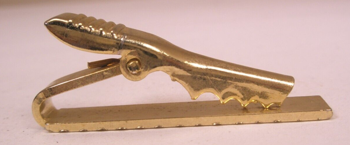 1-5/16″ Diamond Cut Diagonal Striped Design Gold Tone Vintage SMALL Tie Bar Clip