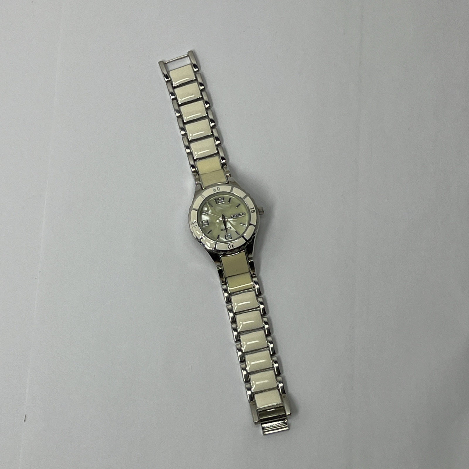 Vintage Women’s Bongo Quartz Accutime Watch Corp Mother Of Pearl Dial BG2136