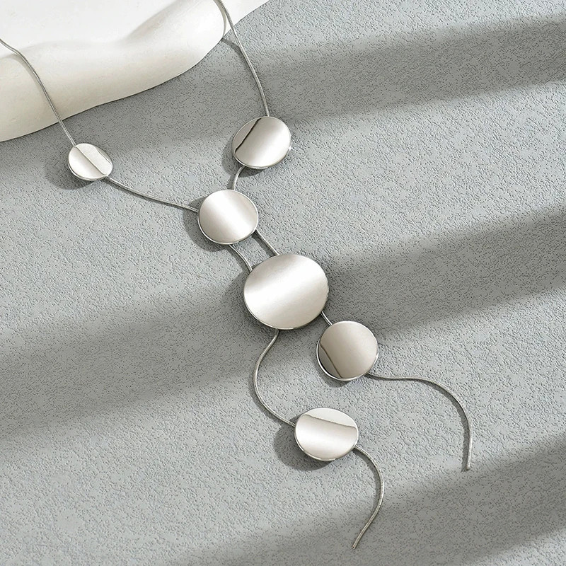 Circular Heart-Shaped Geometric Necklace Hollow Y-Shaped Design Creative Long Pe