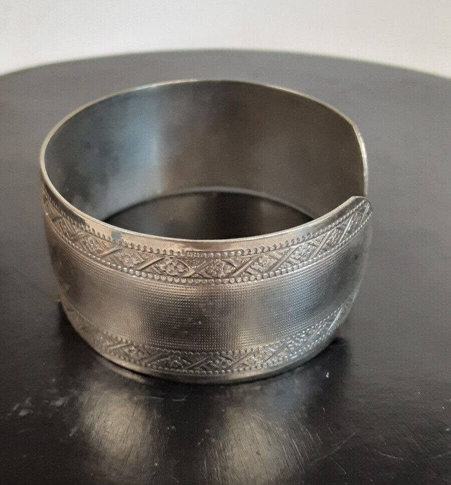 VINTAGE CUFF BRACELET With Design 2-1/4 inch Diameter, 1 inch Wide