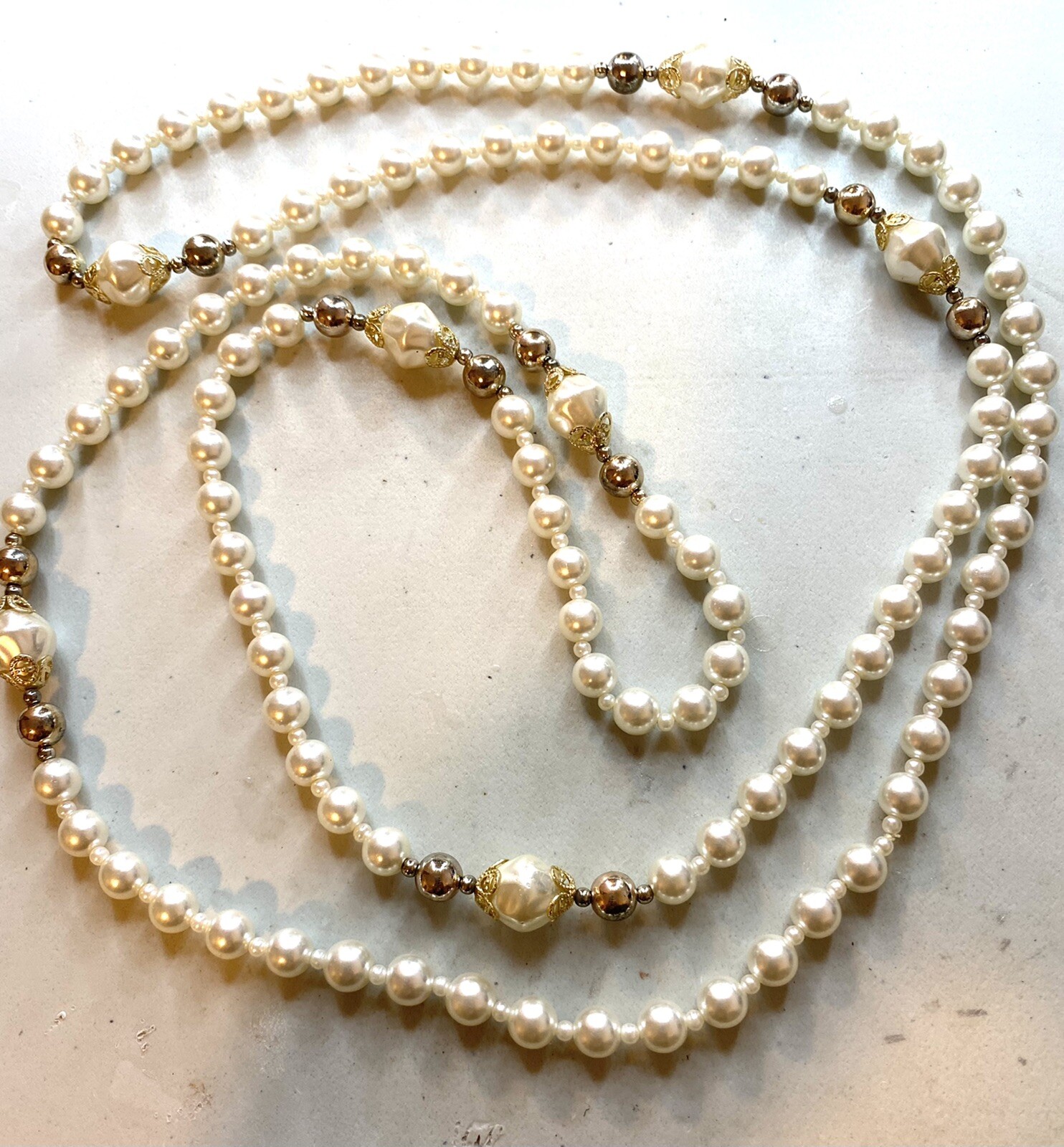 7.69 Vintage necklace, long, golden tone, pearls