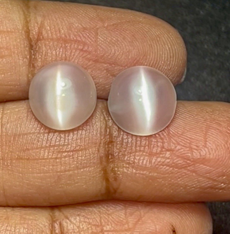7.71CT Glorious Collection 100% Natural White Moonstone Cat’s Eye