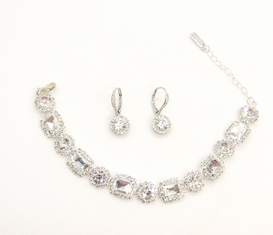 NEW 7.5″ Christina Collection Crystal Links Bracelet/Pierced Latch Back Earrings