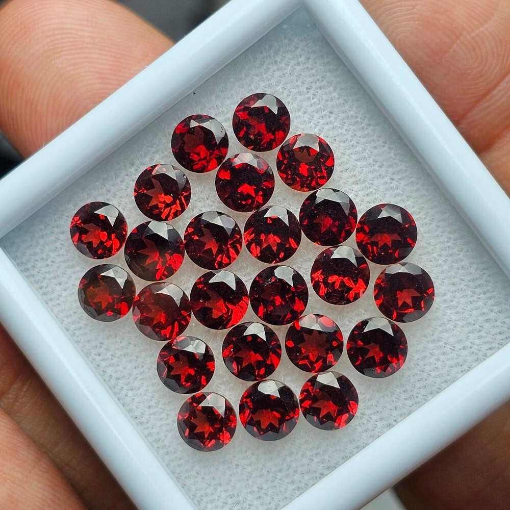 Round 5mm. Outstanding Natural Red Mozambique Garnet Africa 16Pcs/10CT.